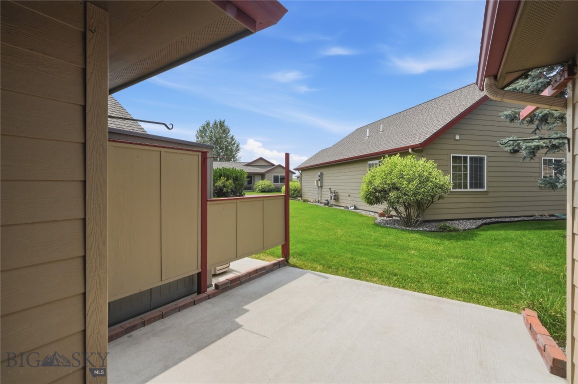 8 Eliza Drive B Property Photo 34