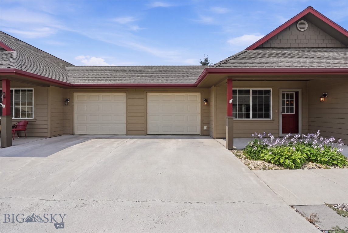 8 Eliza Drive B Property Photo 35