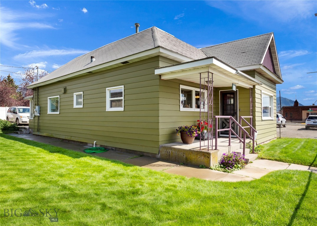 1644 Harrison Property Photo 1