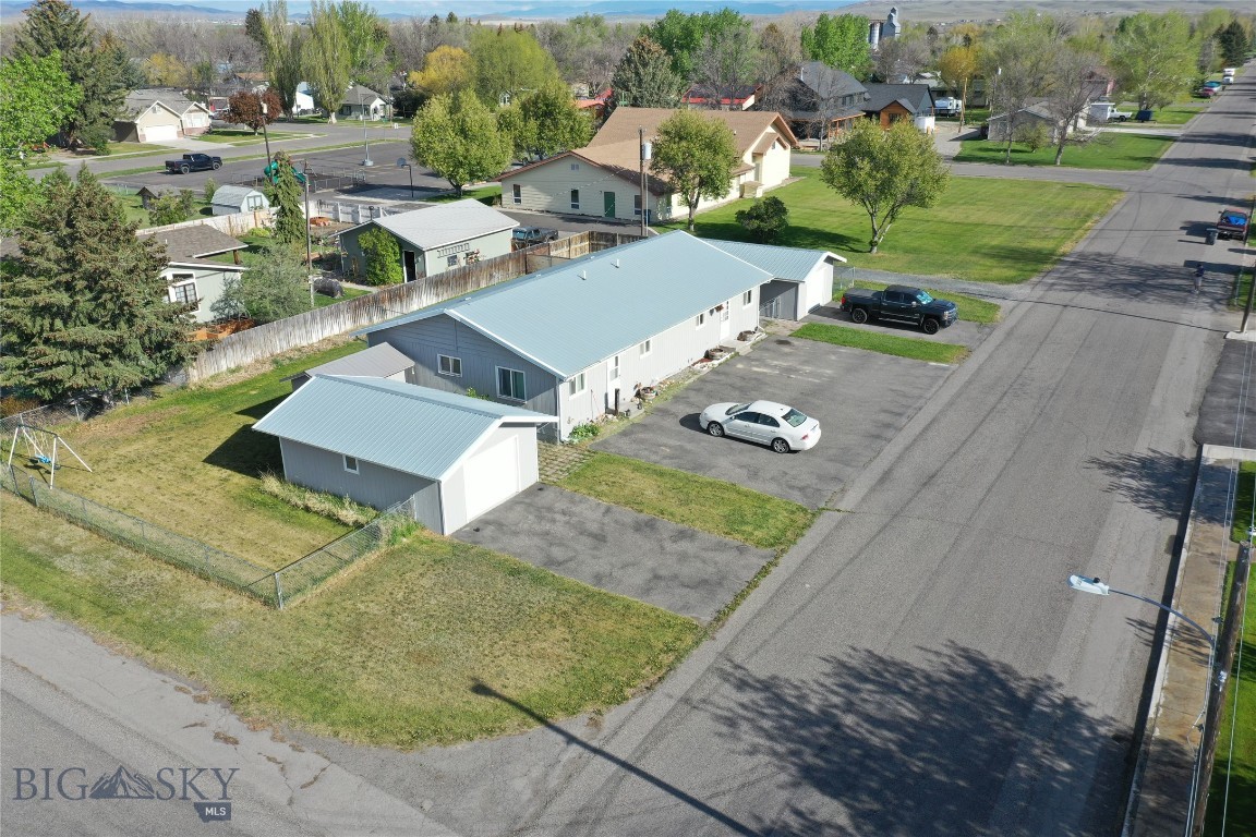 316 6th Ave E Property Photo 1
