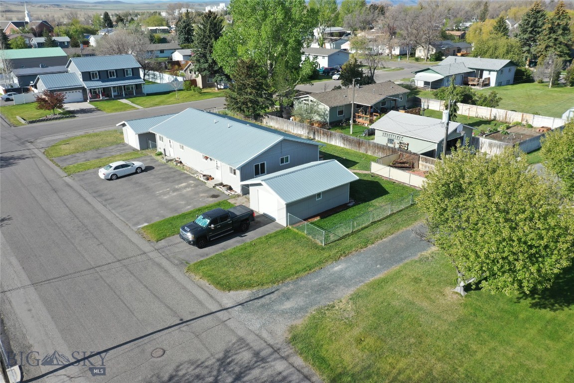 316 6th Ave E Property Photo 3