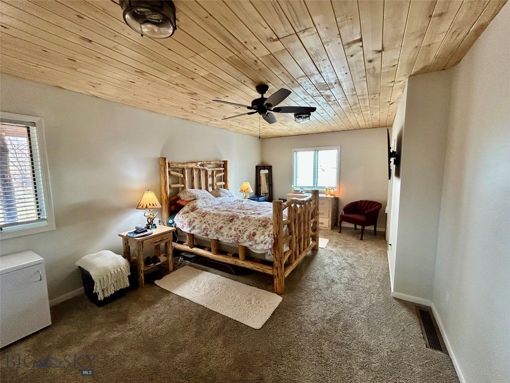 3957 Blacktail Road Property Photo 11