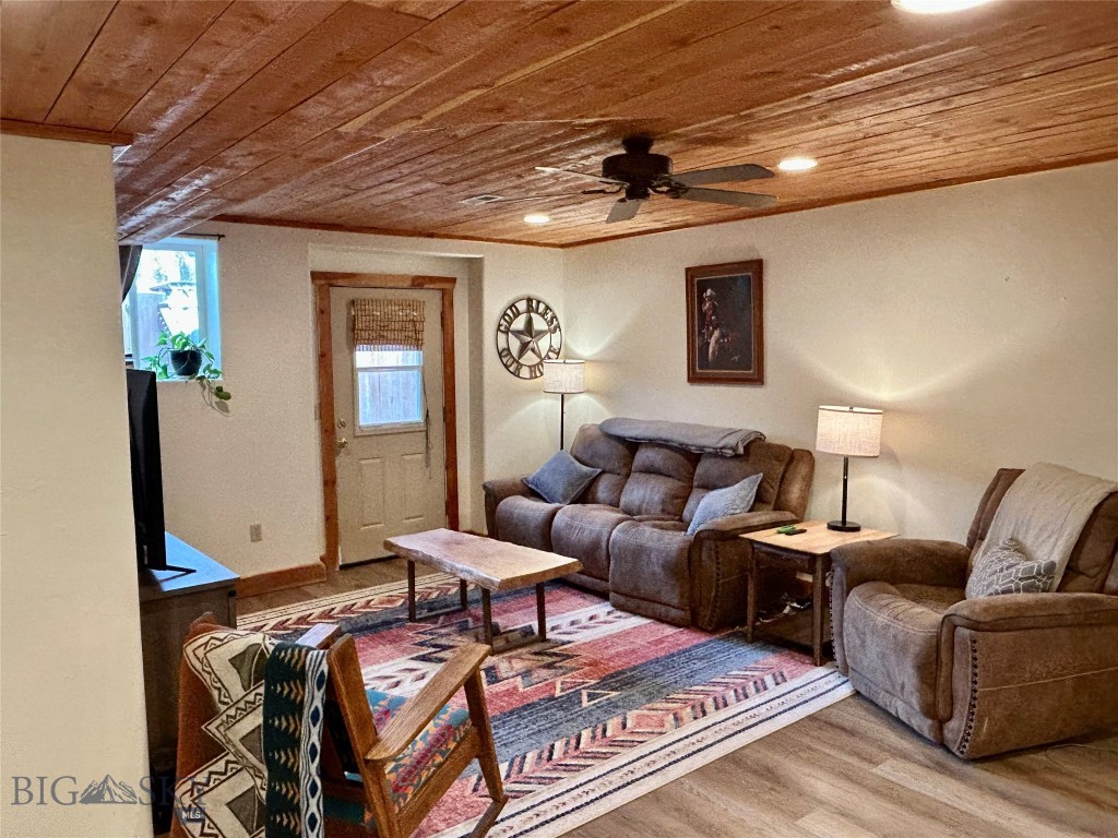 3957 Blacktail Road Property Photo 23