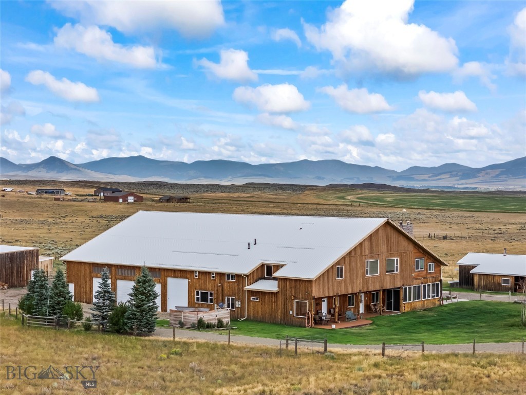 28 Great Escape Property Photo 3