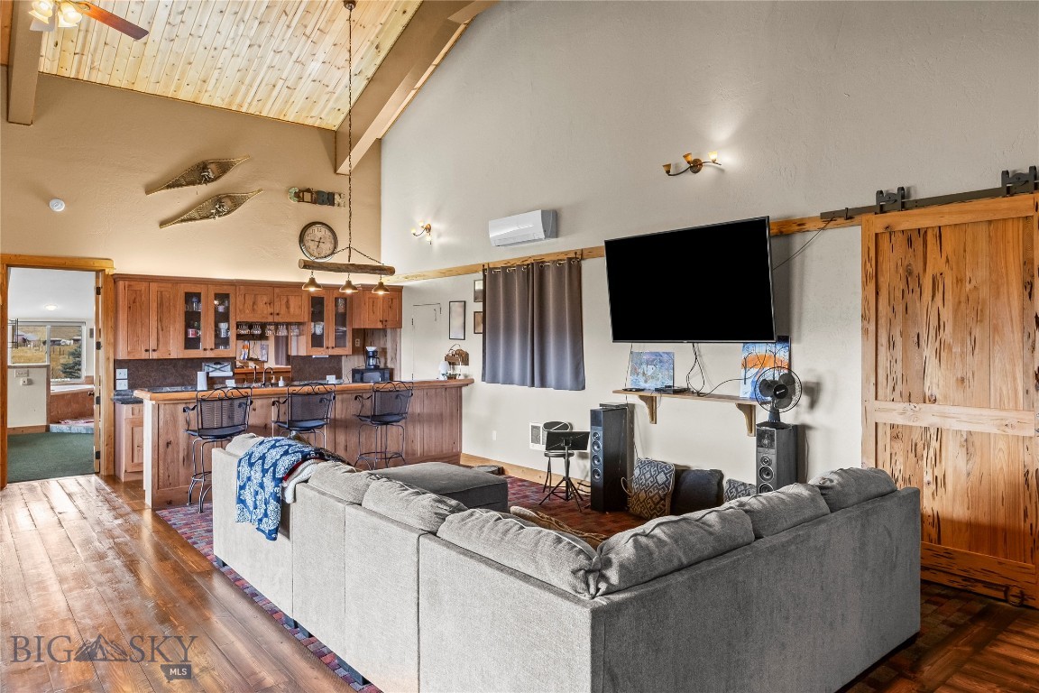 28 Great Escape Property Photo 25