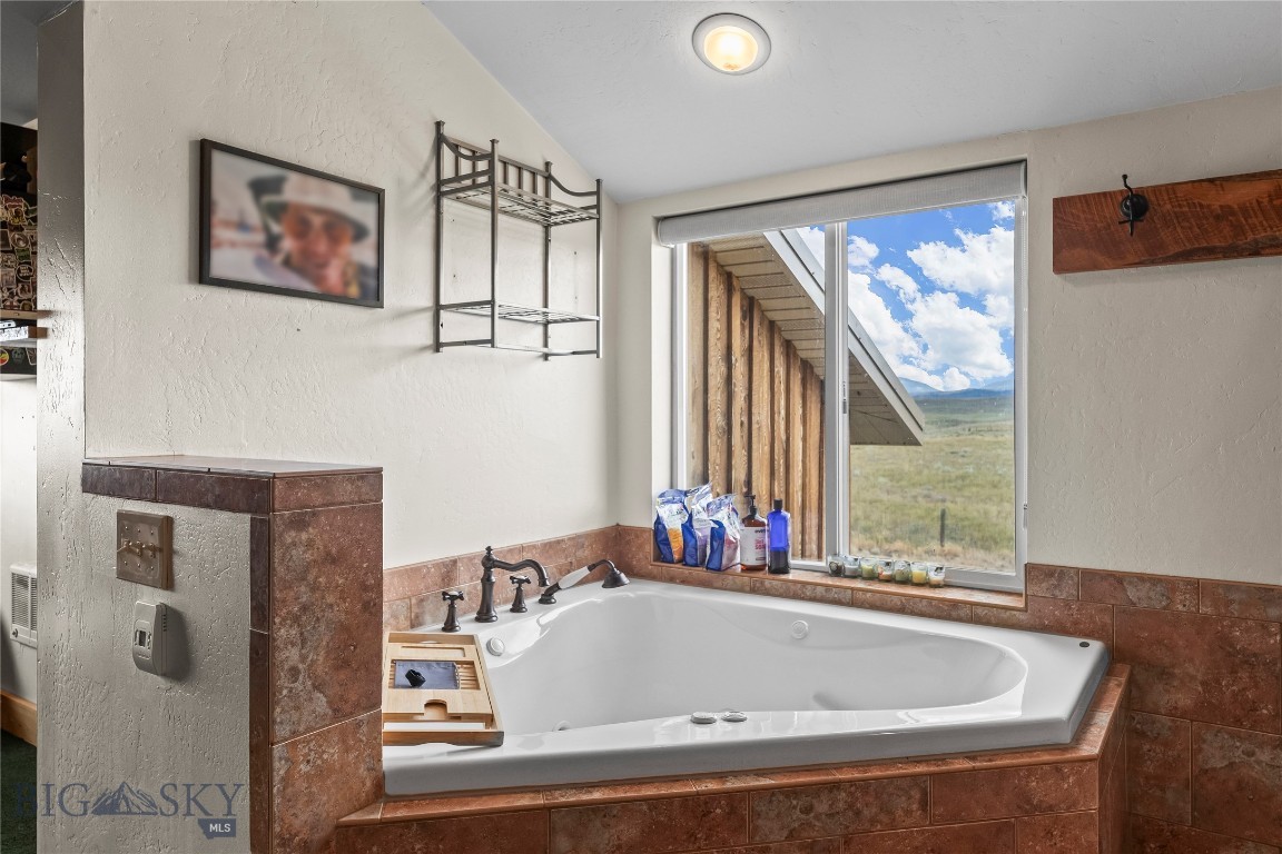 28 Great Escape Property Photo 67