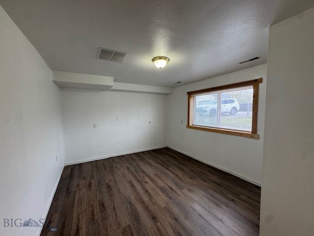 302 10th Property Photo 6