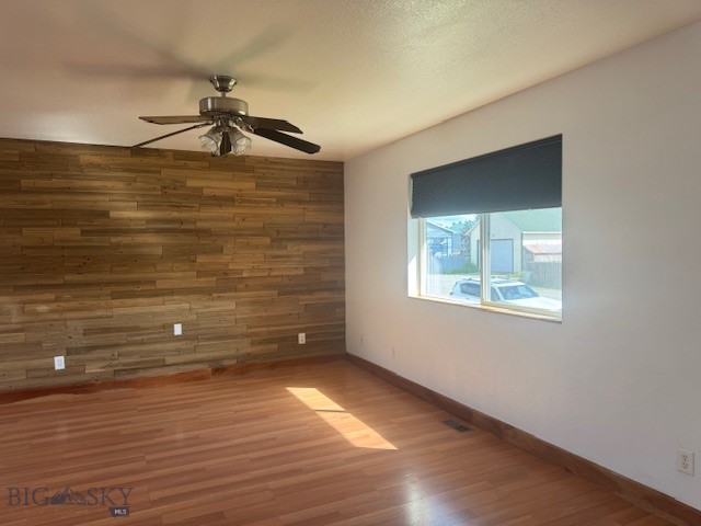 302 10th Property Photo 15