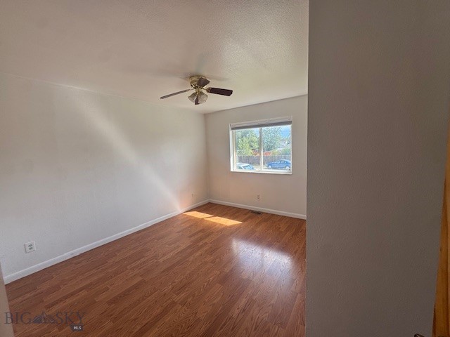 302 10th Property Photo 23