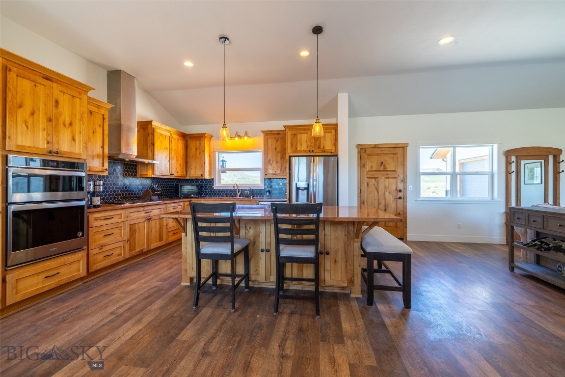 122 Rolling Prairie Property Photo 4