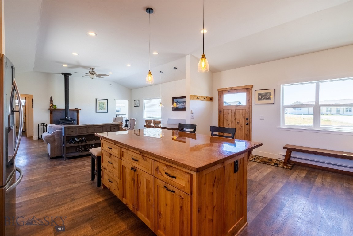 122 Rolling Prairie Property Photo 7