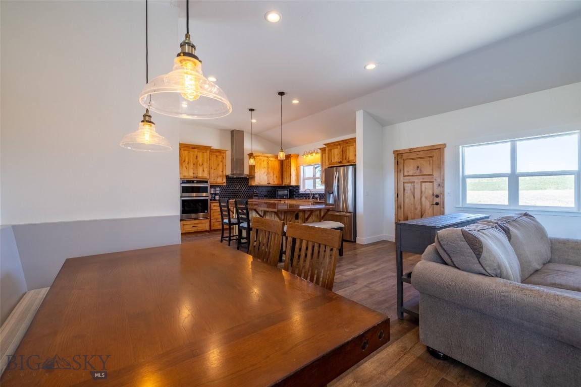 122 Rolling Prairie Property Photo 11