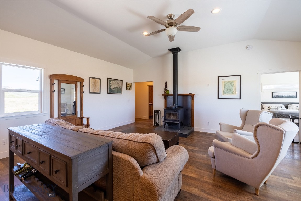 122 Rolling Prairie Property Photo 12