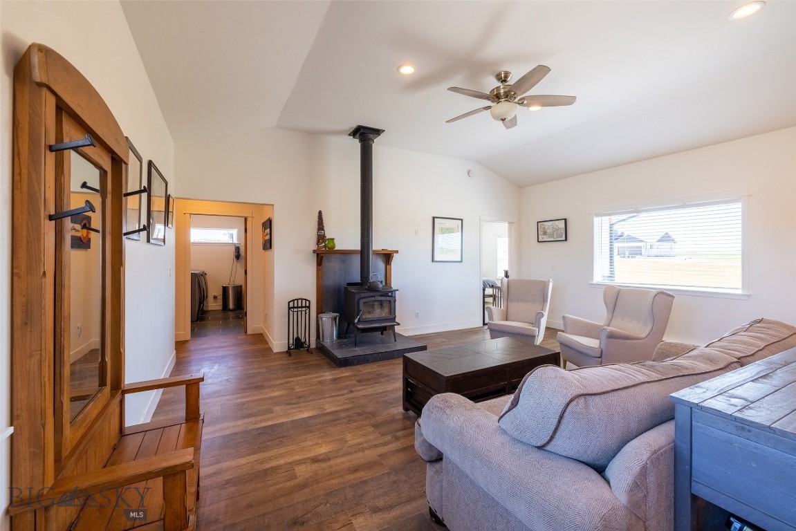 122 Rolling Prairie Property Photo 13