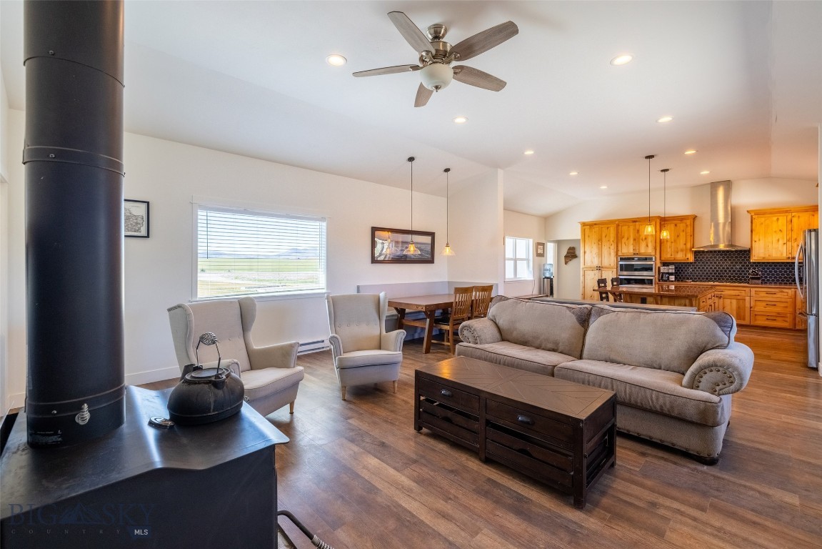 122 Rolling Prairie Property Photo 15