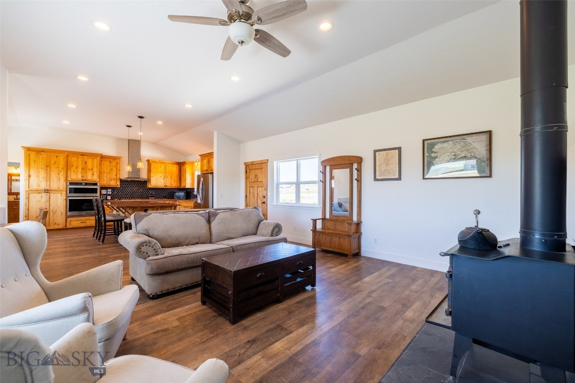 122 Rolling Prairie Property Photo 16