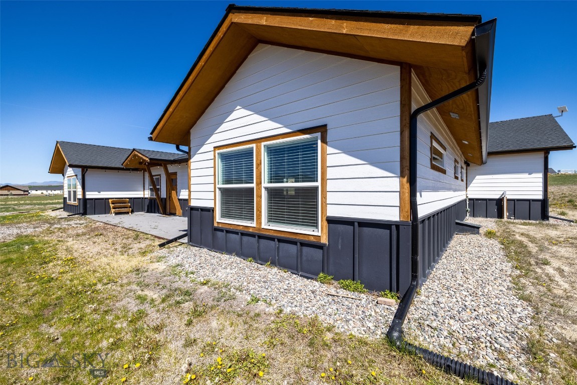 122 Rolling Prairie Property Photo 33