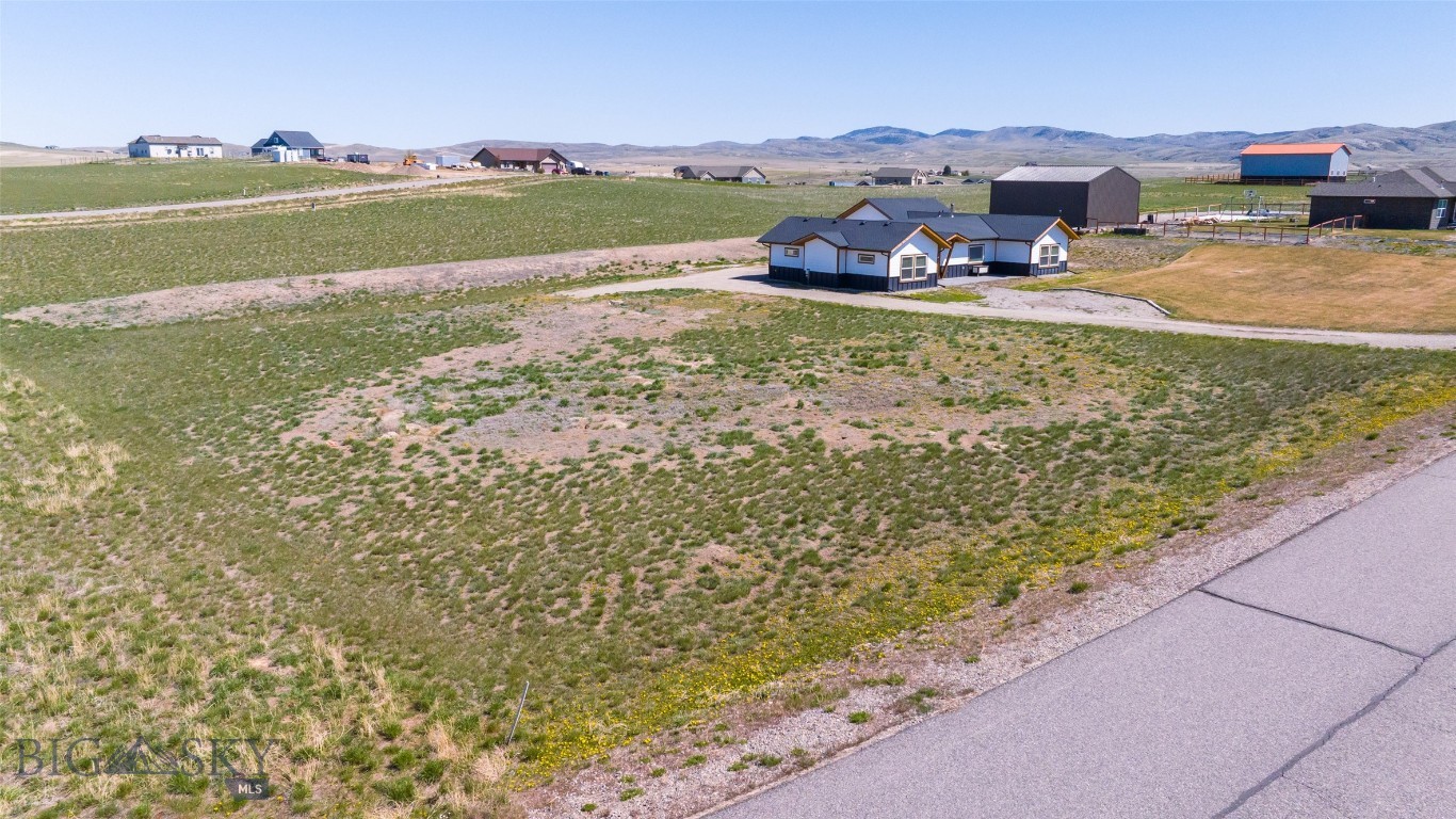122 Rolling Prairie Property Photo 41