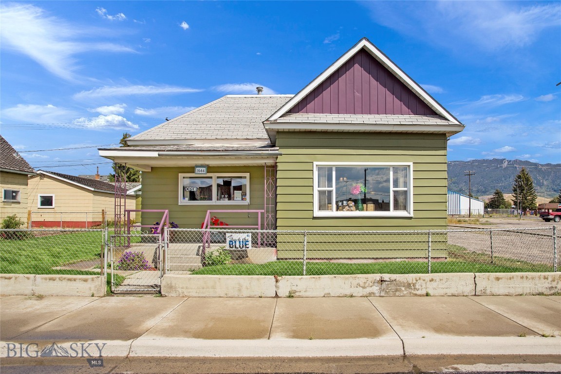 1644 Harrison Property Photo 1