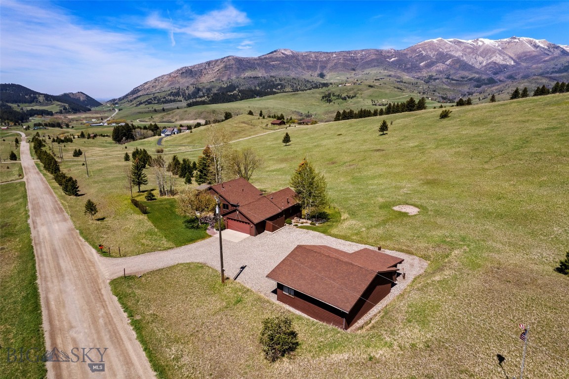 585 Bridger Woods Road Property Photo 8