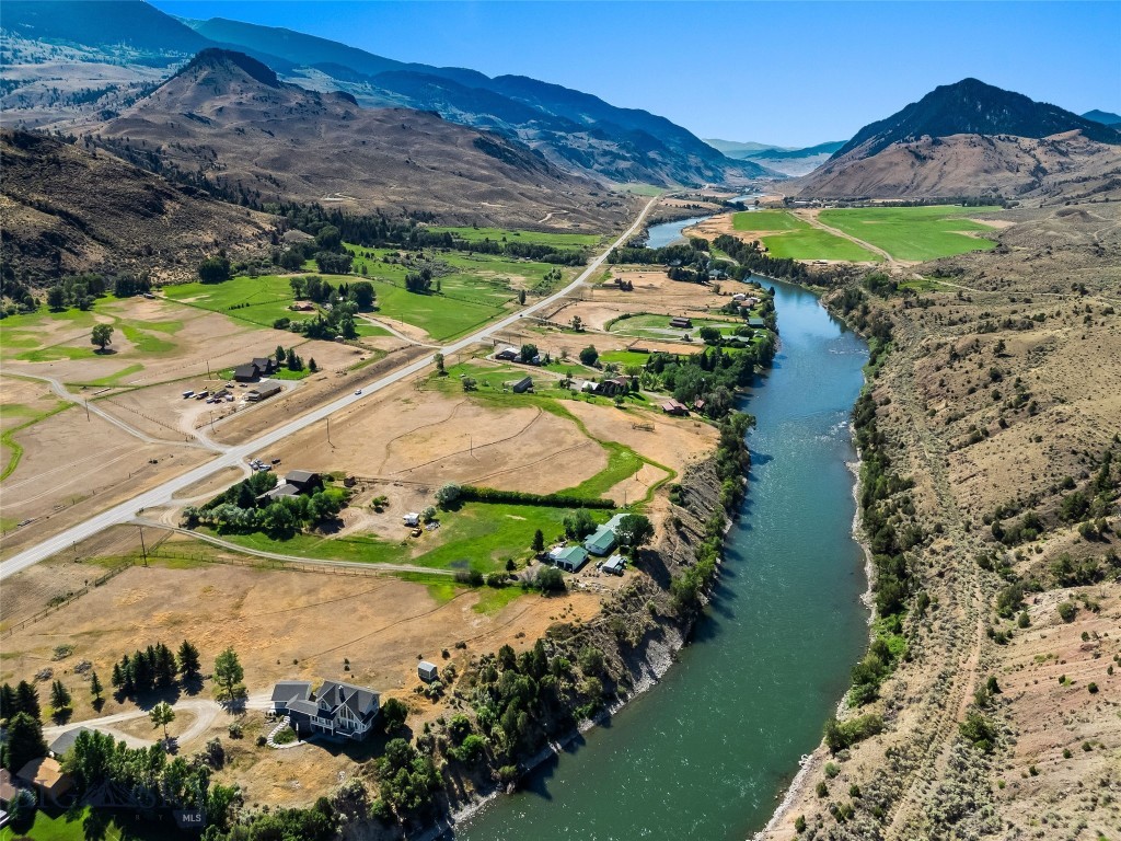 1065 Us Highway 89 S Property Photo 1