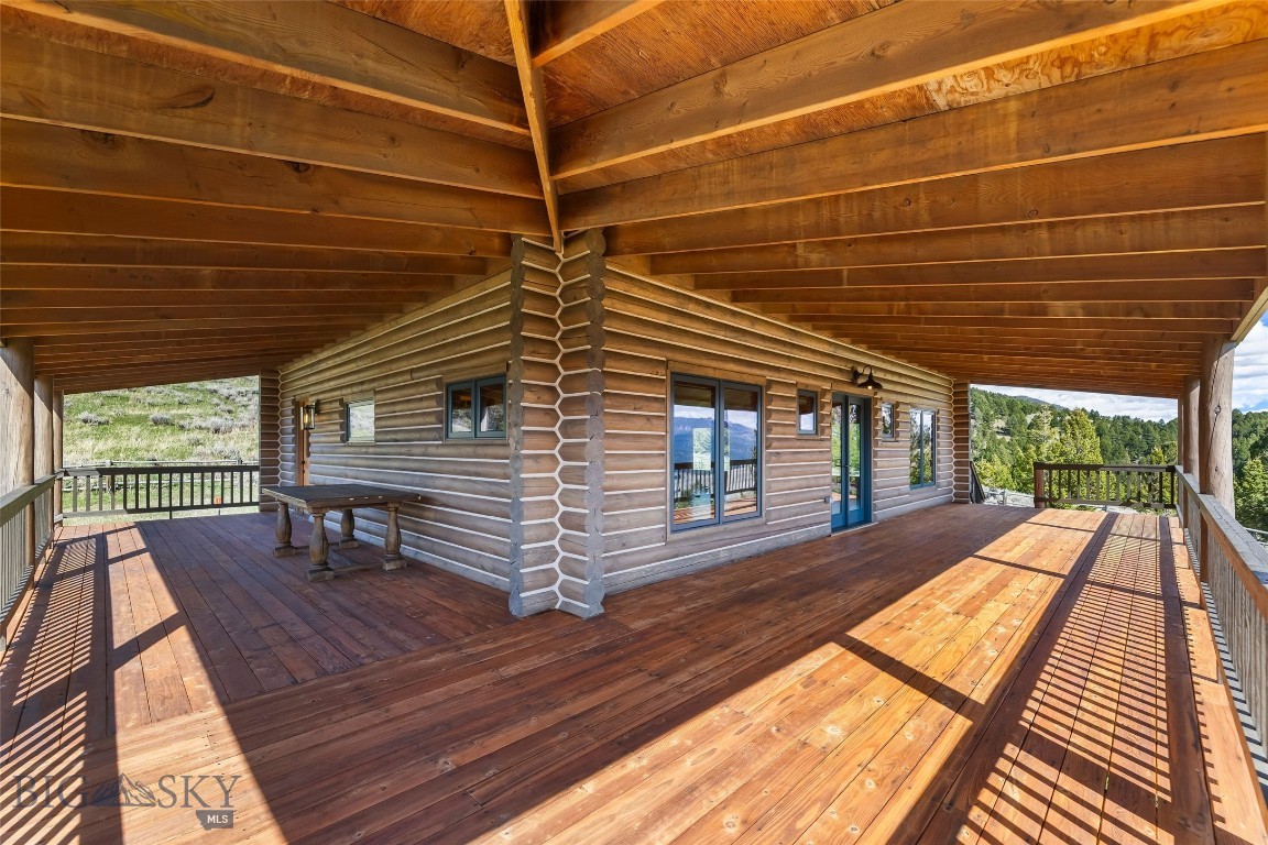 755 Coffee Creek Road Property Photo 6