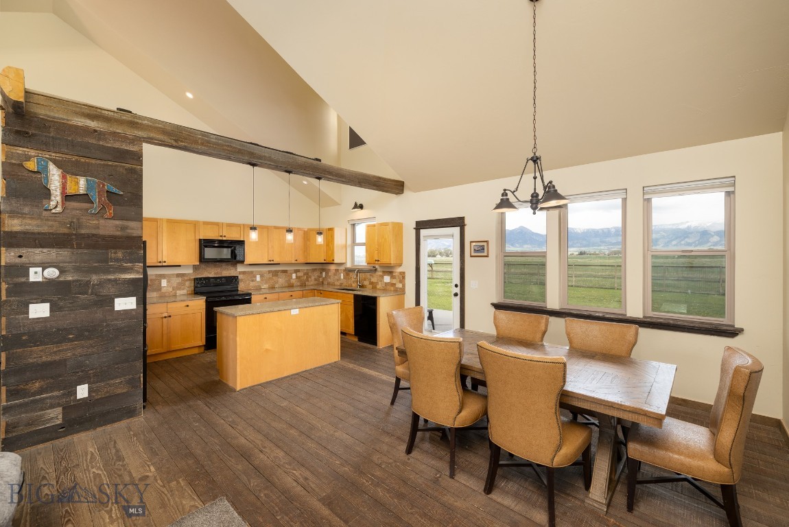 1704 Roundup Boulevard Property Photo 12