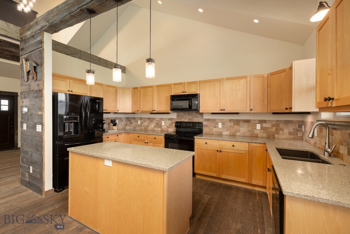 1704 Roundup Boulevard Property Photo 13