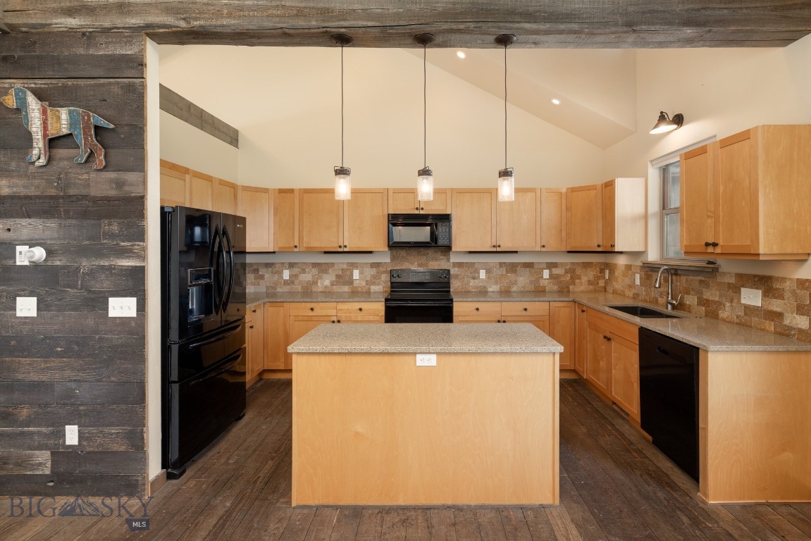 1704 Roundup Boulevard Property Photo 14