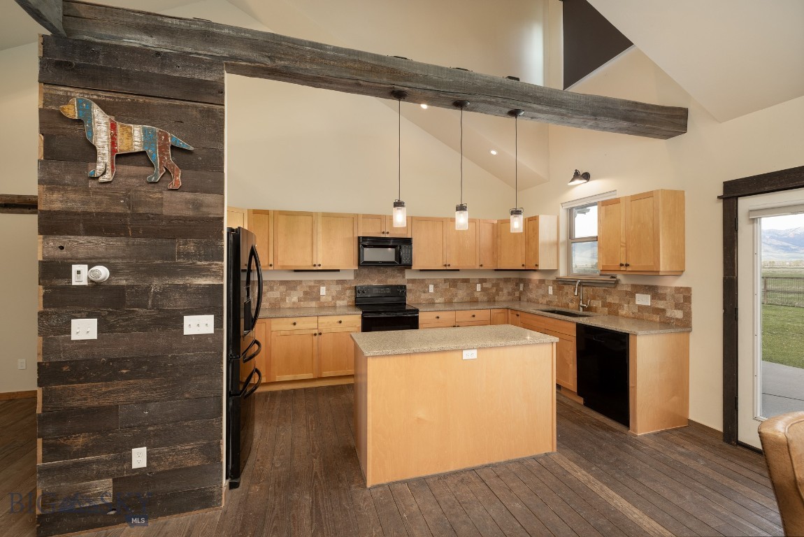 1704 Roundup Boulevard Property Photo 15