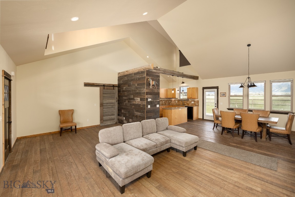 1704 Roundup Boulevard Property Photo 18