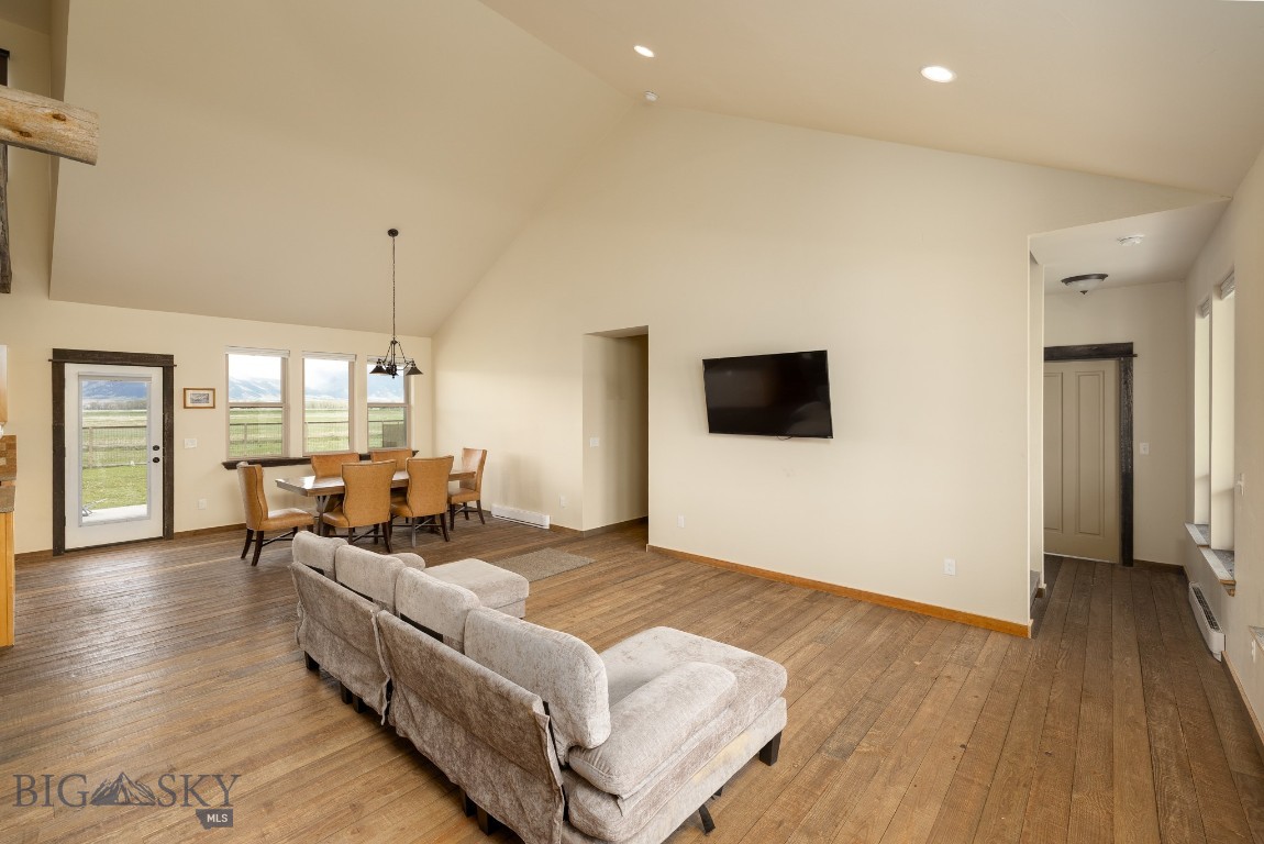 1704 Roundup Boulevard Property Photo 20