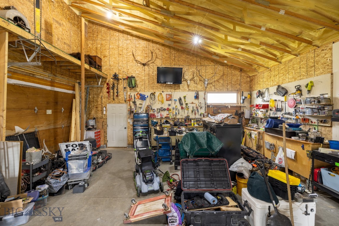 1704 Roundup Boulevard Property Photo 30