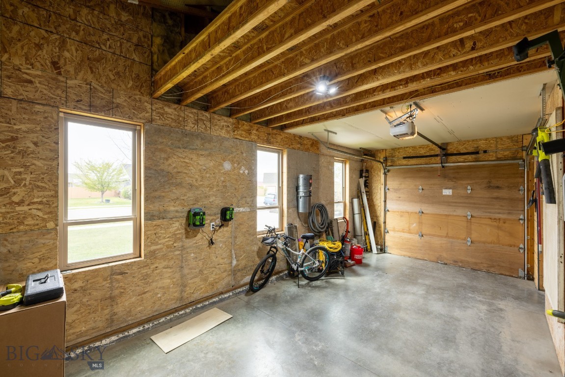 1704 Roundup Boulevard Property Photo 34