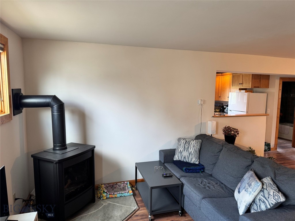 212 East 3rd Ave Property Photo 10