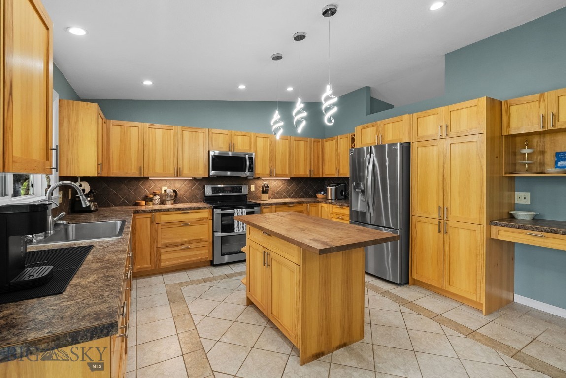 313 Cirque Drive Property Photo 16