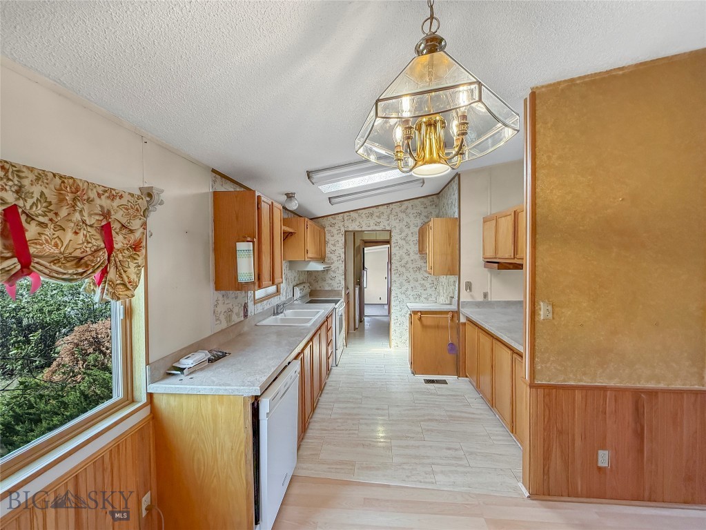 65 Tobacco Root Rd Property Photo 10