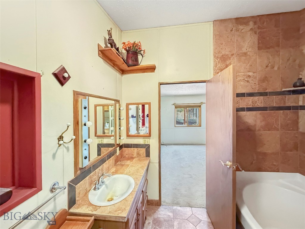 65 Tobacco Root Rd Property Photo 27