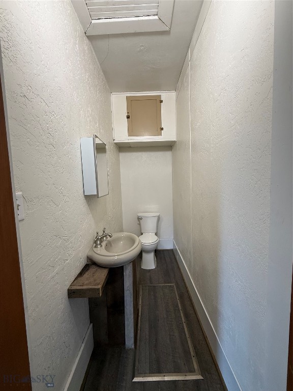 215 2nd Property Photo 6