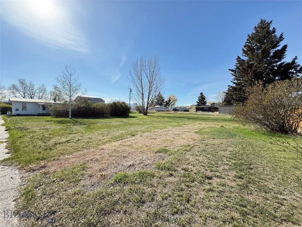 1032 Milwaukee Avenue Property Photo 3