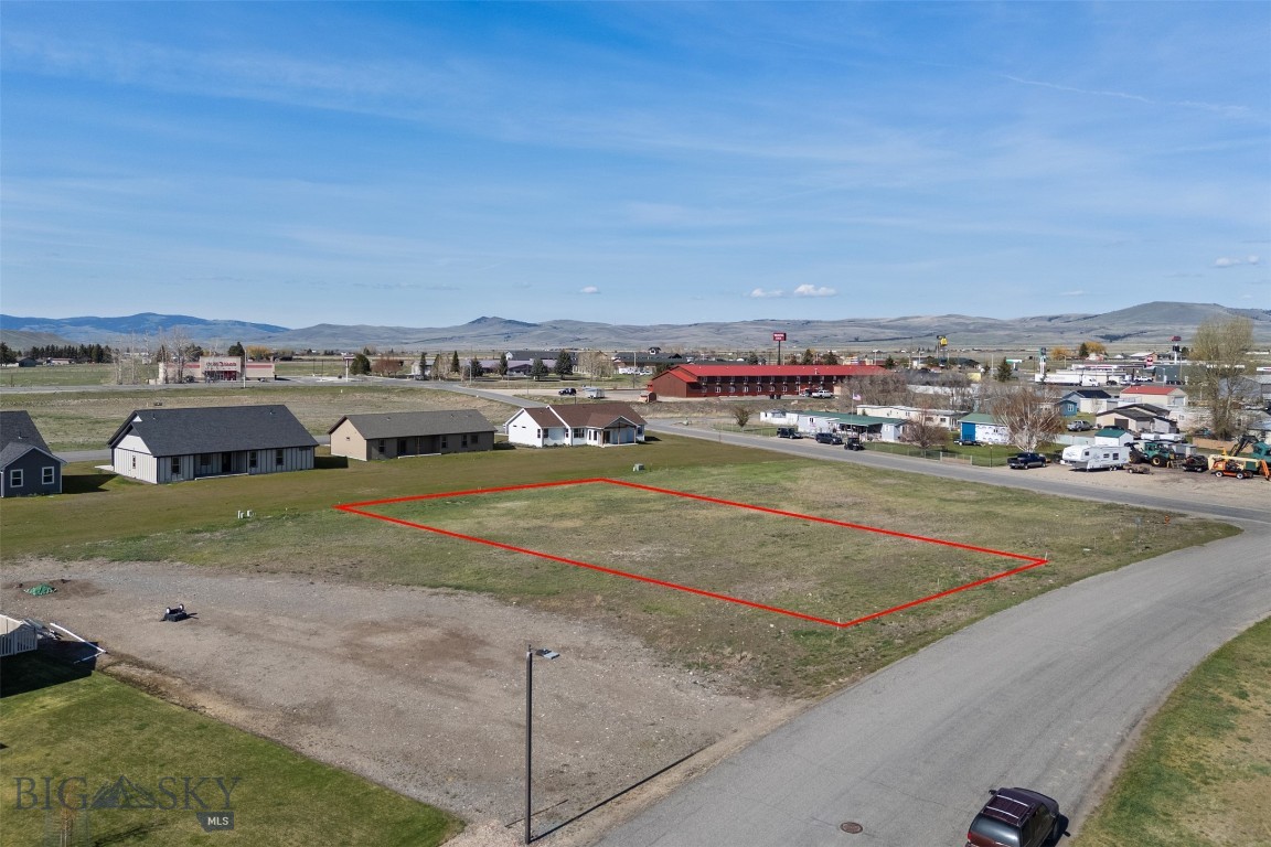 1005 Tumbleweed Lane Property Photo 3