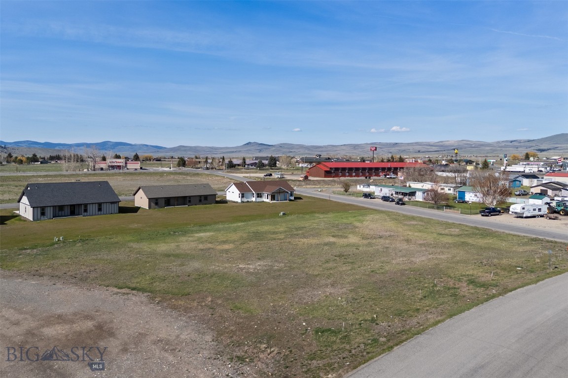 1011 Tumbleweed Lane Property Photo 7