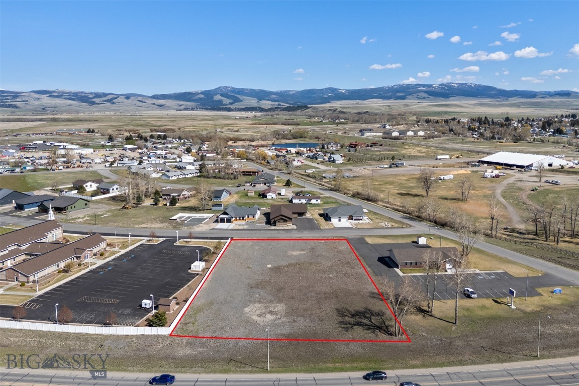709 Sagebrush Lane Property Photo 4