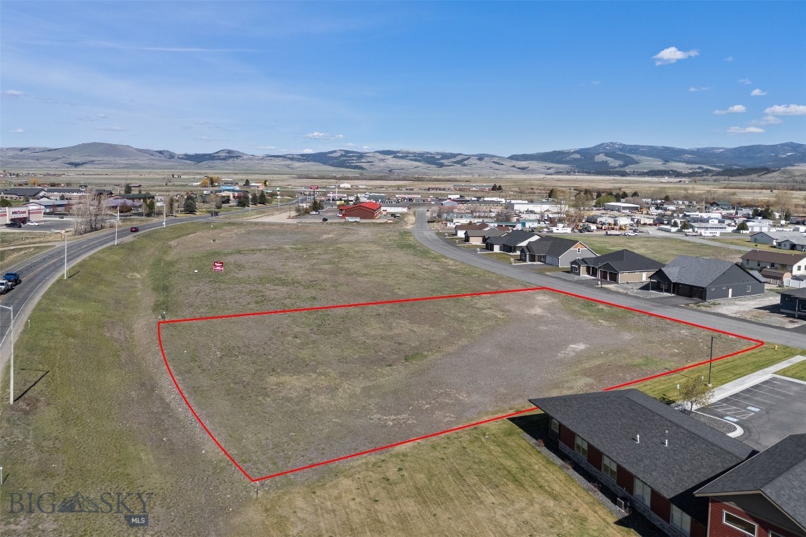 901 Sagebrush Lane Property Photo 1