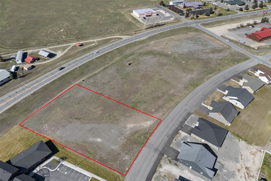 901 Sagebrush Lane Property Photo 3