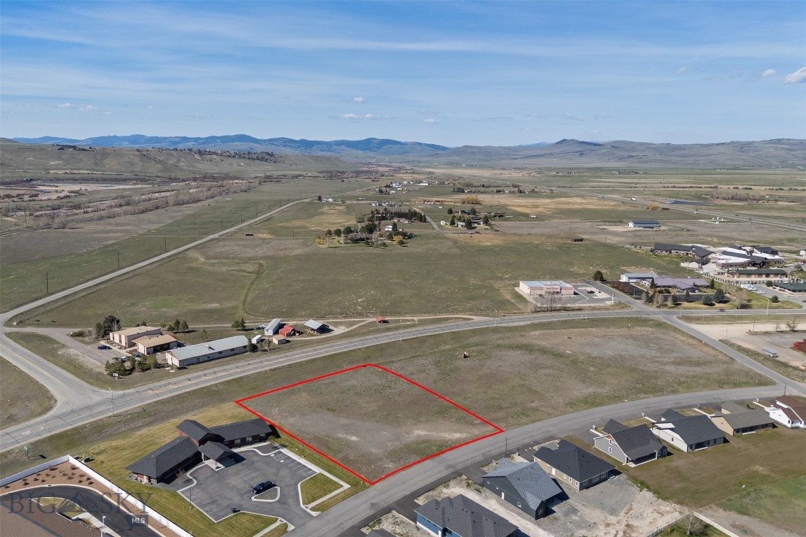 901 Sagebrush Lane Property Photo 5