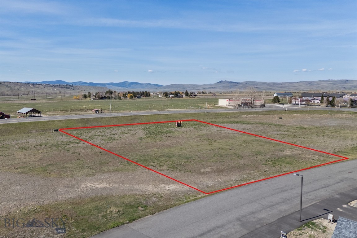 975 Sagebrush Lane Property Photo 1