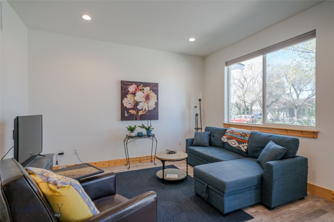 715 2nd Avenue W Property Photo 6