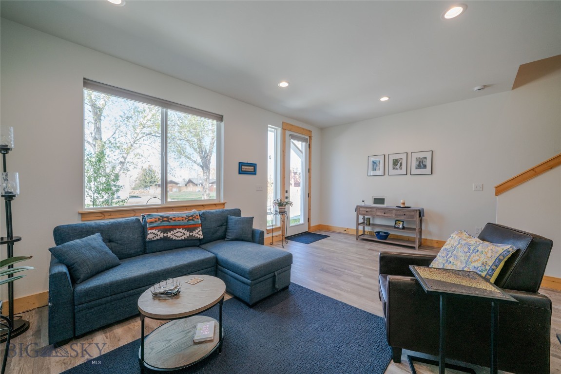 715 2nd Avenue W Property Photo 9