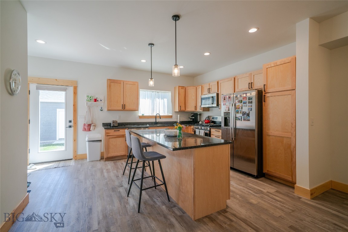 715 2nd Avenue W Property Photo 10